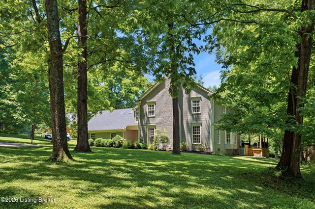 12204 E Osage Rd, Louisville, KY 40223