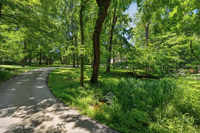 12204 E Osage Rd, Louisville, KY 40223
