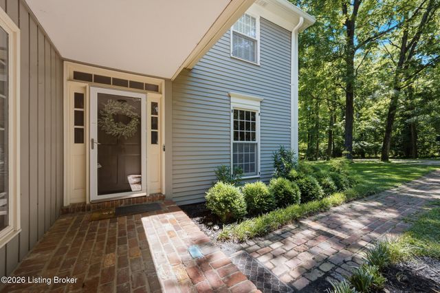 12204 E Osage Rd, Louisville, KY 40223