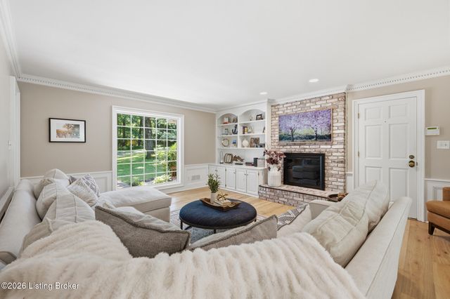 12204 E Osage Rd, Louisville, KY 40223