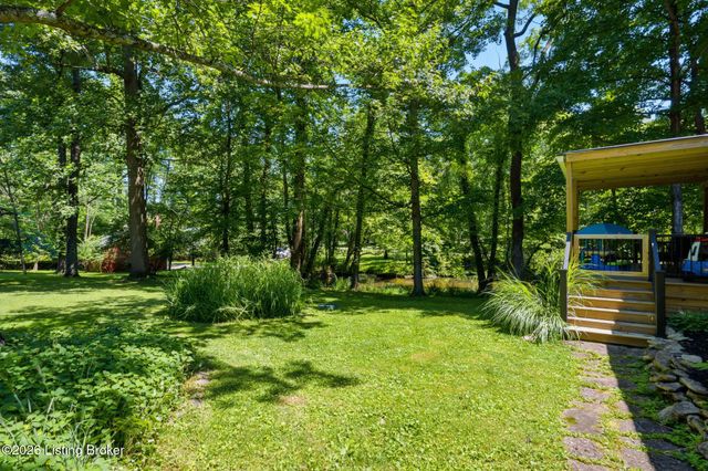 12204 E Osage Rd, Louisville, KY 40223