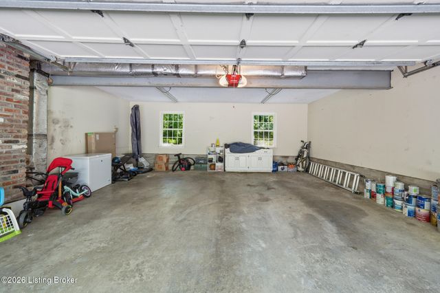 12204 E Osage Rd, Louisville, KY 40223