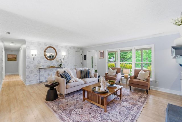 3028 Arrowhead Drive, Lexington, KY 40503