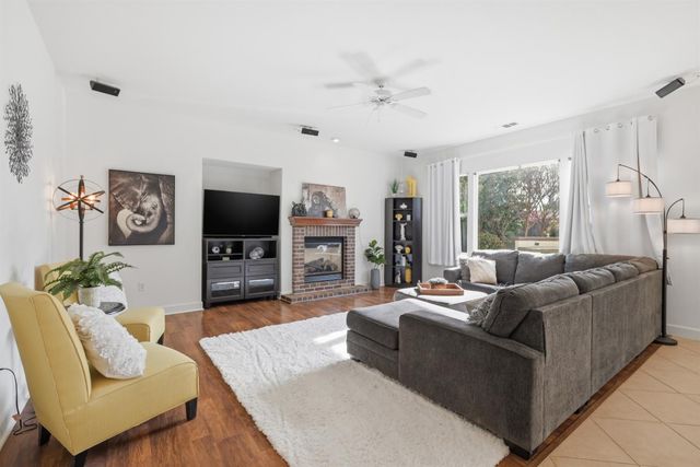 2100 Wyckford Blvd, Rocklin, CA 95765