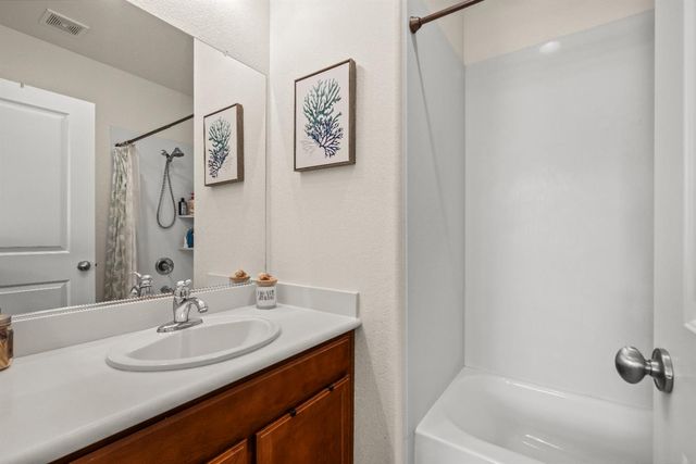 2100 Wyckford Blvd, Rocklin, CA 95765