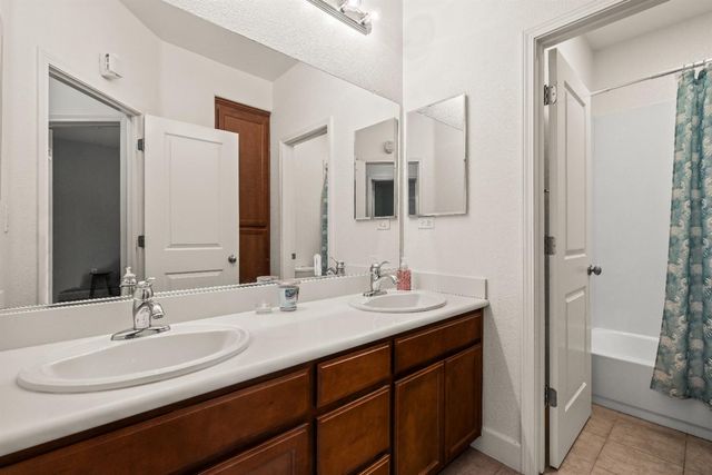 2100 Wyckford Blvd, Rocklin, CA 95765