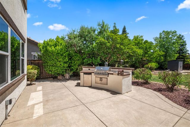 2100 Wyckford Blvd, Rocklin, CA 95765