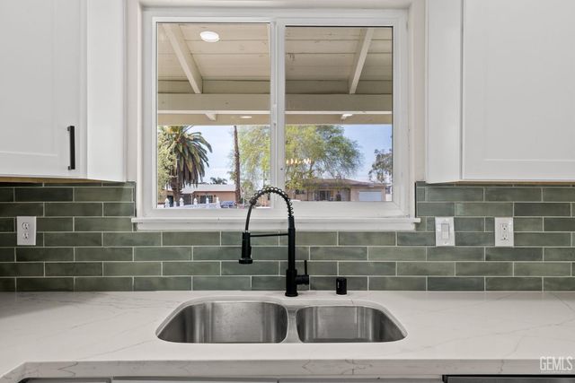 1109 Chelsea Street, Bakersfield, CA 93306