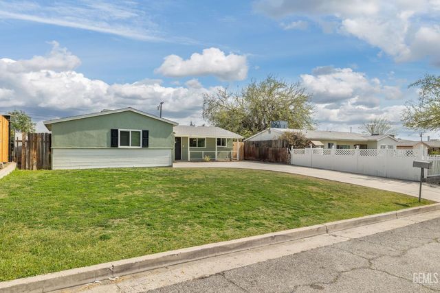 1109 Chelsea Street, Bakersfield, CA 93306