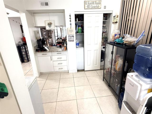 1101 Colony Point Circle 123, Pembroke Pines, FL 33026