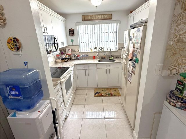 1101 Colony Point Circle 123, Pembroke Pines, FL 33026