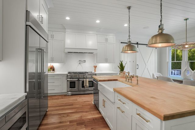 8646 Belladonna Dr, College Grove, TN 37046