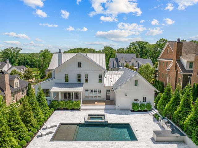 8646 Belladonna Dr, College Grove, TN 37046