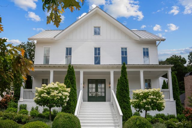 8646 Belladonna Dr, College Grove, TN 37046