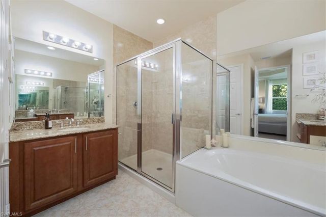 6502 Monterey PT # 202, Naples, FL 34105
