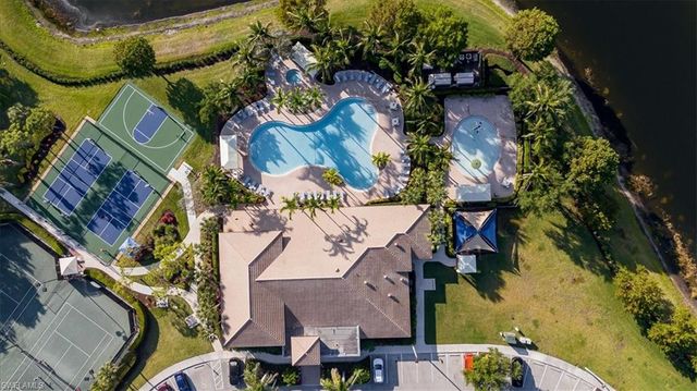 6502 Monterey PT # 202, Naples, FL 34105