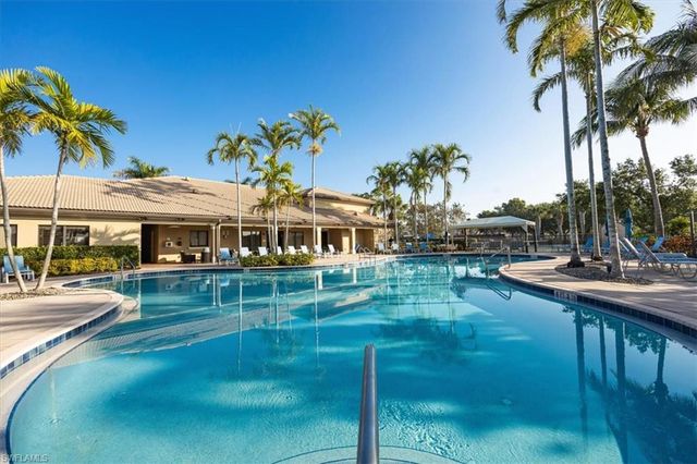 6502 Monterey PT # 202, Naples, FL 34105