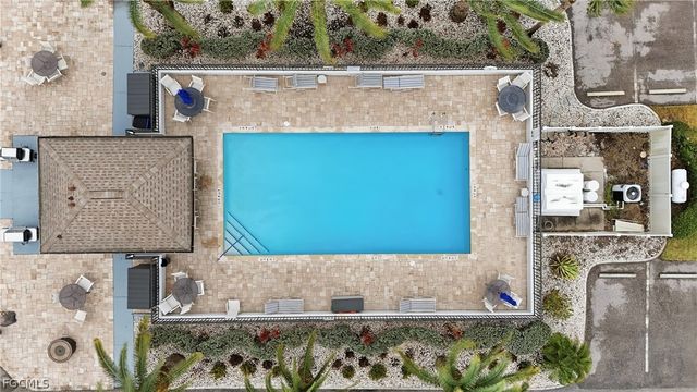 5810 Trailwinds DR 912, Fort Myers, FL 33907