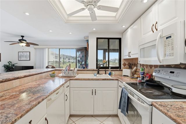 5810 Trailwinds DR 912, Fort Myers, FL 33907