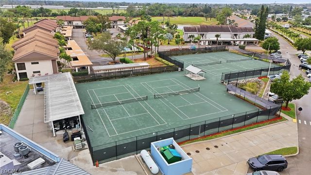 5810 Trailwinds DR 912, Fort Myers, FL 33907