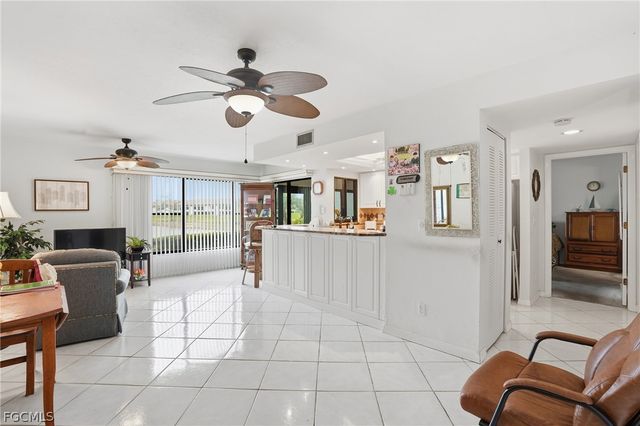 5810 Trailwinds DR 912, Fort Myers, FL 33907