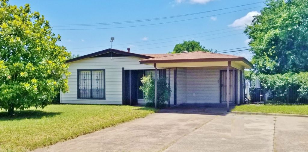 8224 Campanella Drive, Dallas, TX 75243