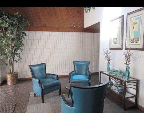 13612 SOUTH VILLAGE DRIVE 5-207, Tampa, FL 33618