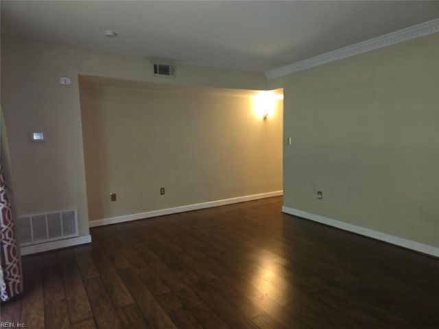 122 Towne Square DR, Newport News, VA 23607