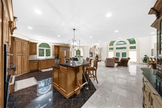 9005 Old Southwick Pass, Alpharetta, GA 30022