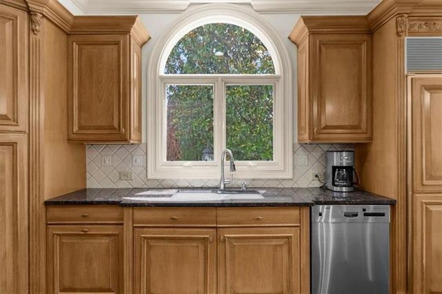 9005 Old Southwick Pass, Alpharetta, GA 30022