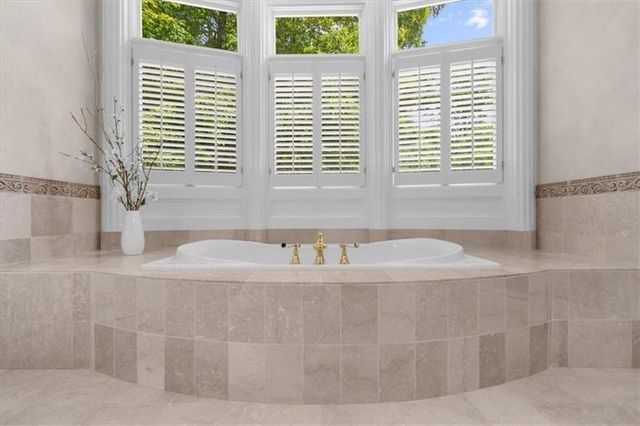 9005 Old Southwick Pass, Alpharetta, GA 30022