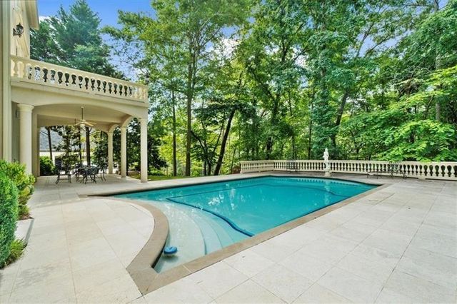 9005 Old Southwick Pass, Alpharetta, GA 30022