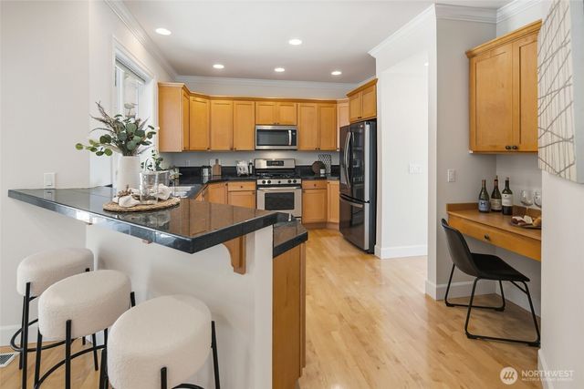 7208 8th Avenue NE, Seattle, WA 98115