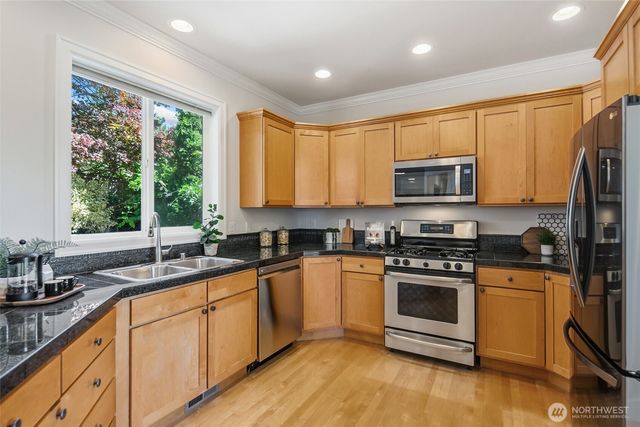 7208 8th Avenue NE, Seattle, WA 98115