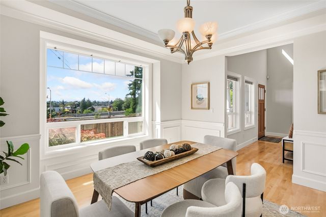 7208 8th Avenue NE, Seattle, WA 98115