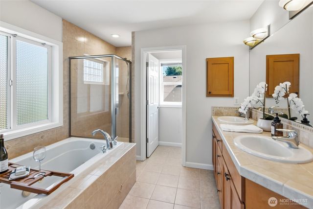 7208 8th Avenue NE, Seattle, WA 98115