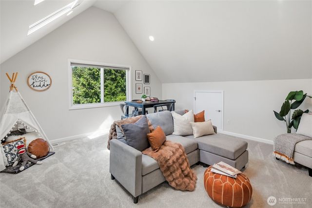 7208 8th Avenue NE, Seattle, WA 98115