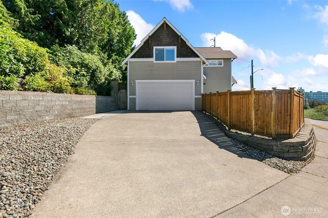 7208 8th Avenue NE, Seattle, WA 98115