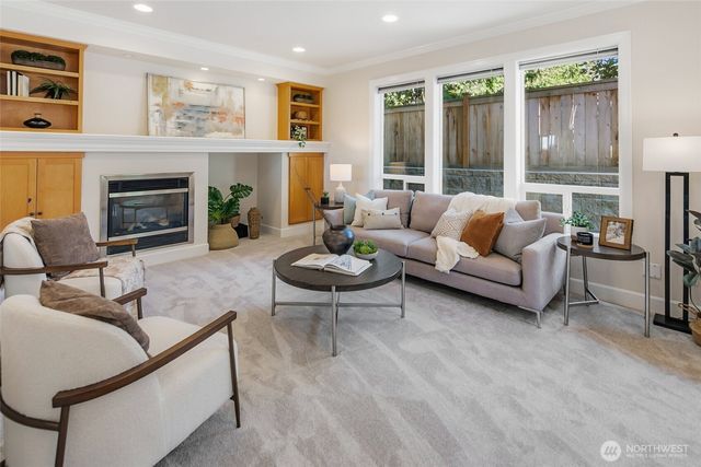 7208 8th Avenue NE, Seattle, WA 98115