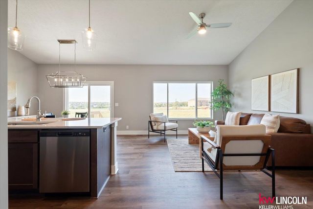 7307 Strait Road, Lincoln, NE 68521