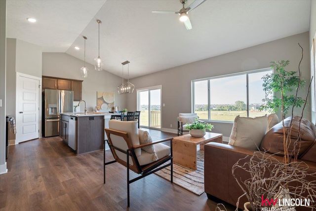 7307 Strait Road, Lincoln, NE 68521