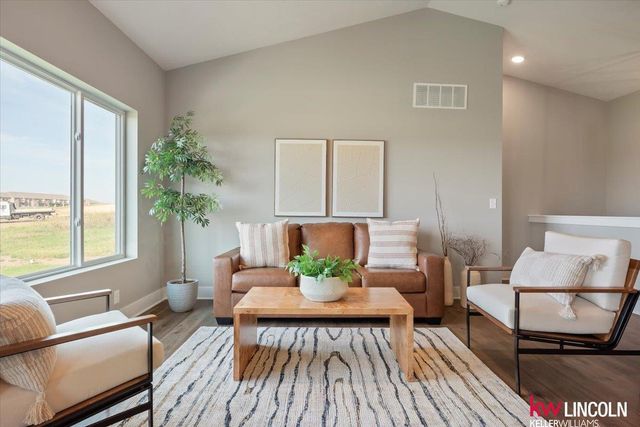 7307 Strait Road, Lincoln, NE 68521