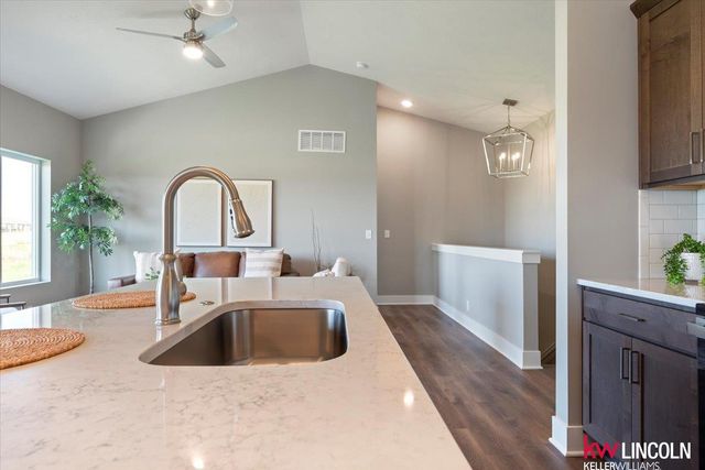 7307 Strait Road, Lincoln, NE 68521