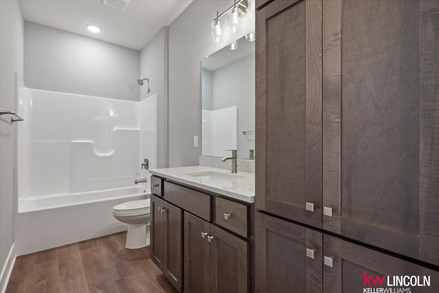 7307 Strait Road, Lincoln, NE 68521