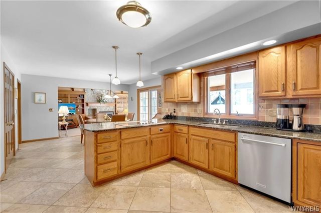 11 Stratford Court, Amherst, NY 14051