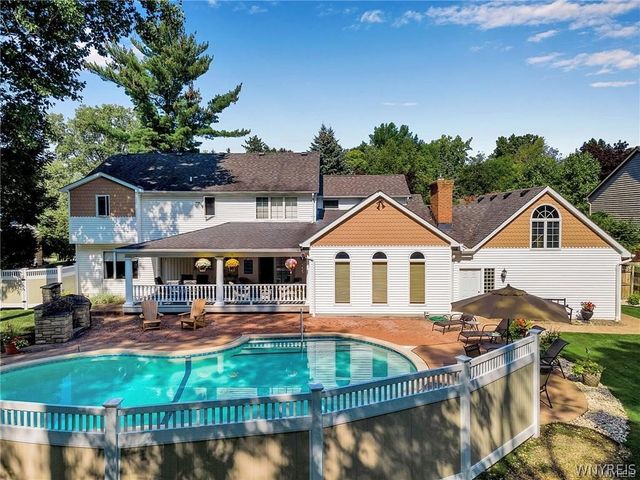 11 Stratford Court, Amherst, NY 14051