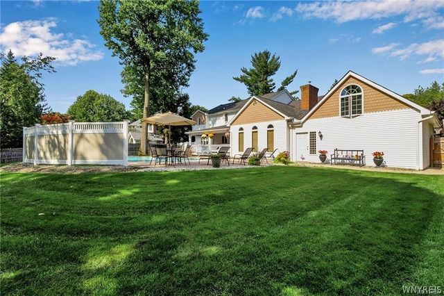 11 Stratford Court, Amherst, NY 14051