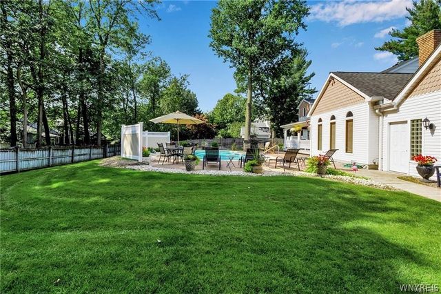 11 Stratford Court, Amherst, NY 14051