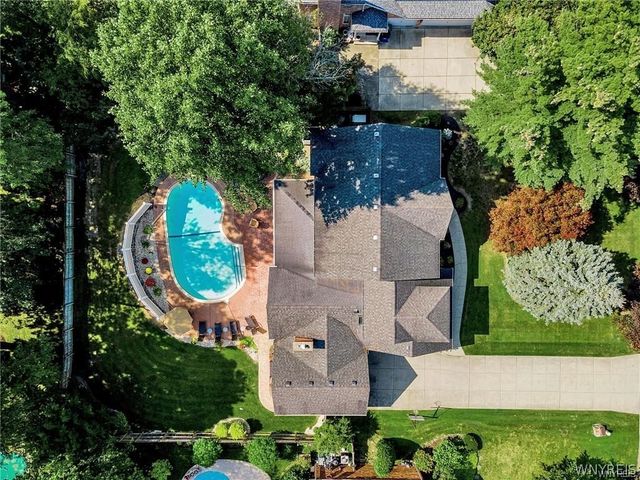 11 Stratford Court, Amherst, NY 14051