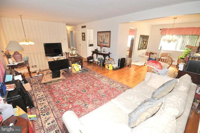 29 STRATHMORE DR, Cherry Hill, NJ 08003